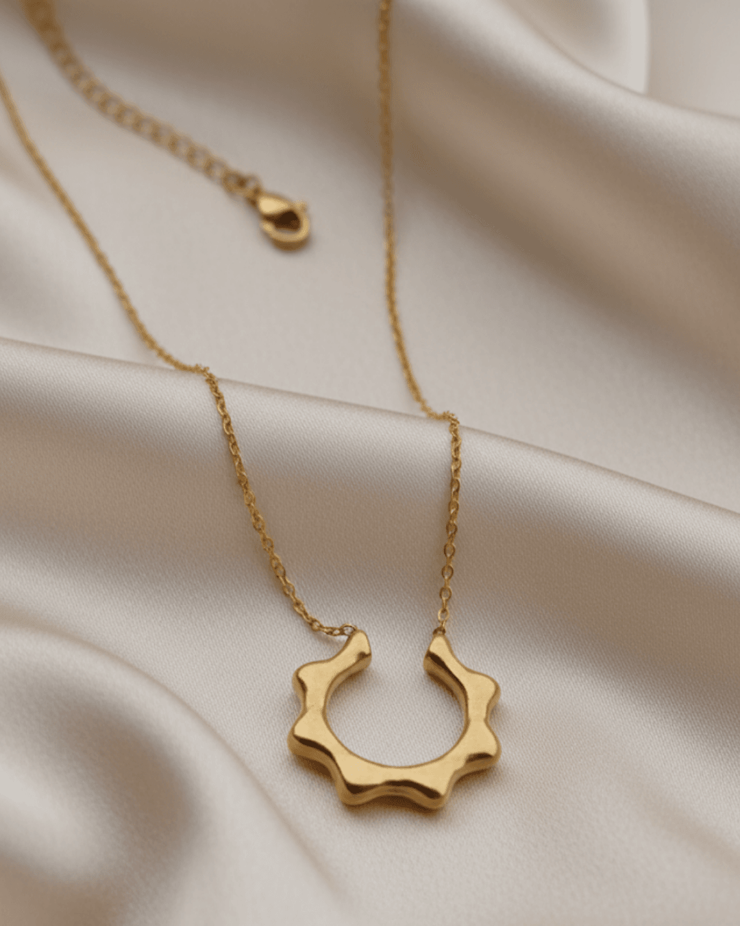 Minimalist Open Sunburst Pendant Necklace